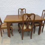 Lote: 89 - Lote: 89 - Mesa de comedor