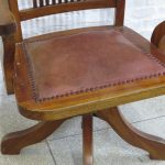 Lote: 44 - Lote: 44 - Silla giratoria de roble
