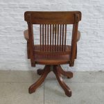 Lote: 44 - Lote: 44 - Silla giratoria de roble