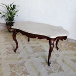 Lote: 37 - Lote: 37 - Mesa de sala Victoriana