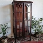 Lote: 103 - Lote: 103 - Vitrina en roble
