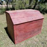 Lote: 70 - Lote: 70 - Harinero en pino brasil