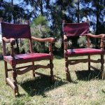 Lote: 77 - Lote: 77 - Par de sitiales Tudor