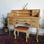 Lote: 109 - Lote: 109 - Escritorio Luis XV c/banqueta