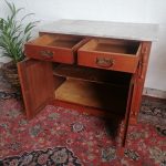 Lote: 100 - Lote: 100 - Mueble bajo en cedro