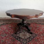 Lote: 101 - Lote: 101 - Mesa de sala Victoriana