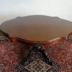 Lote: 101 - Lote: 101 - Mesa de sala Victoriana