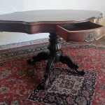 Lote: 101 - Lote: 101 - Mesa de sala Victoriana