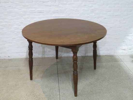Lote: 70 - Lote: 70 - Mesa de comedor circular