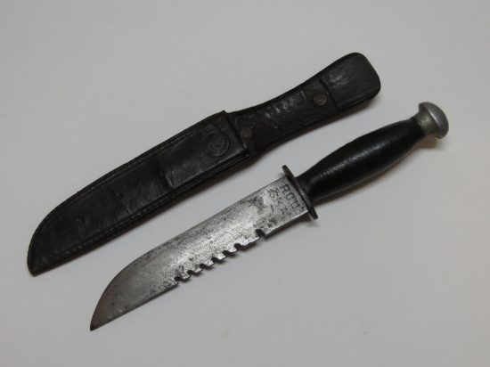 Lote: 157 - Lote: 157 - Cuchillo militar