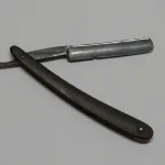 Lote: 128 - Lote: 128 - Navaja de barbero
