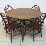 Lote: 154 - Lote: 154 - Mesa de comedor circular
