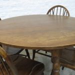 Lote: 154 - Lote: 154 - Mesa de comedor circular