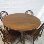 Lote: 154 - Lote: 154 - Mesa de comedor circular