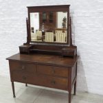 Lote: 130 - Lote: 130 - Cómoda de roble