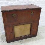Lote: 62 - Lote: 62 - Mueble tocadisco