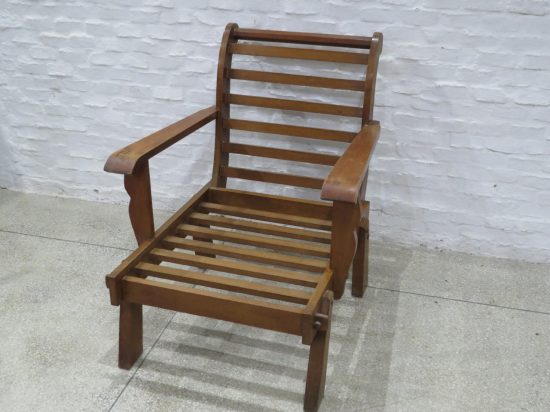 Lote: 74 - Lote: 74 - Sillón en madera