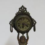 Lote: 110 - Lote: 110 - Reloj de mesa