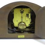 Lote: 111 - Lote: 111 - Reloj de mesa