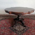 Lote: 61 - Lote: 61 - Mesa de sala Victoriana