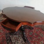 Lote: 61 - Lote: 61 - Mesa de sala Victoriana