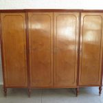 Lote: 101 - Lote: 101 - Ropero Luis XVI