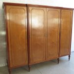 Lote: 101 - Lote: 101 - Ropero Luis XVI