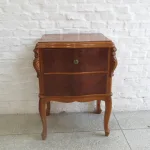 Lote: 91 - Lote: 91 - Cama y mesa de noche francesa