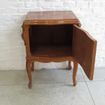 Lote: 91 - Lote: 91 - Cama y mesa de noche francesa