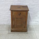 Lote: 46 - Lote: 46 - Mesa de luz de roble