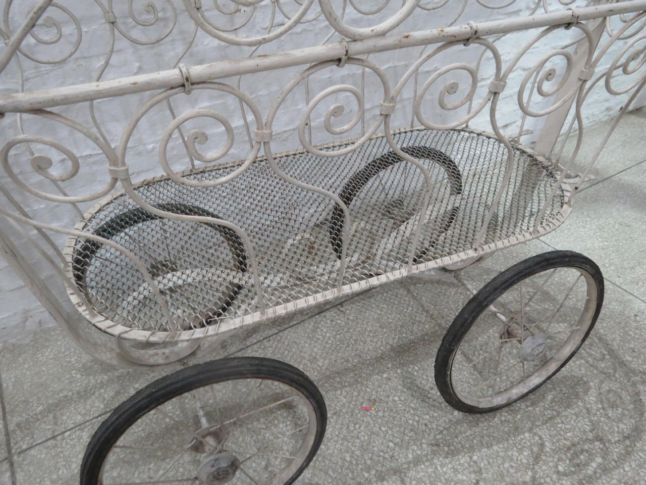 Lote: 84 - Lote: 84 - Coche antiguo