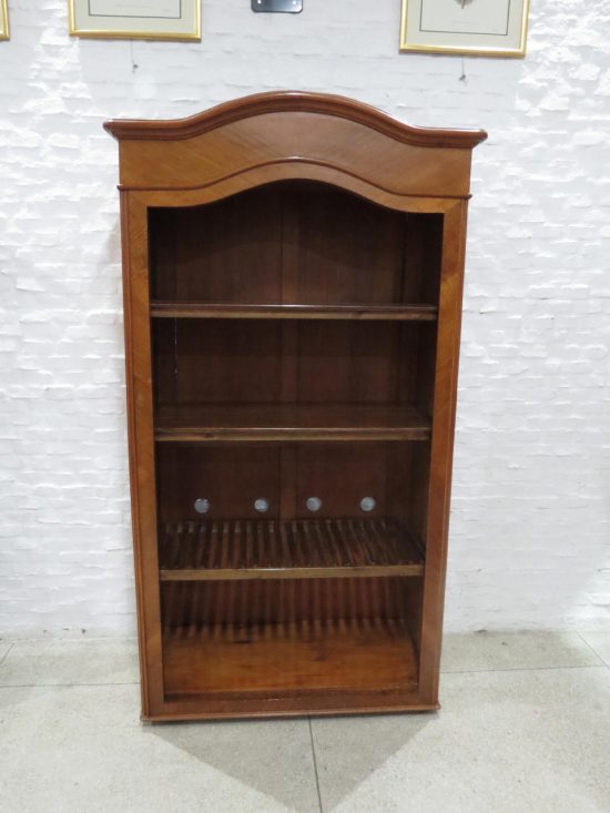 Lote: 83 - Lote: 83 - Mueble tipo ropería