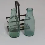 Lote: 15 - Lote: 15 - Soporte con botellas de leche