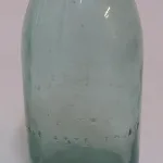 Lote: 15 - Lote: 15 - Soporte con botellas de leche