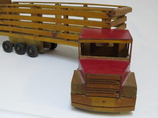 Lote: 22 - Lote: 22 - Camión de madera