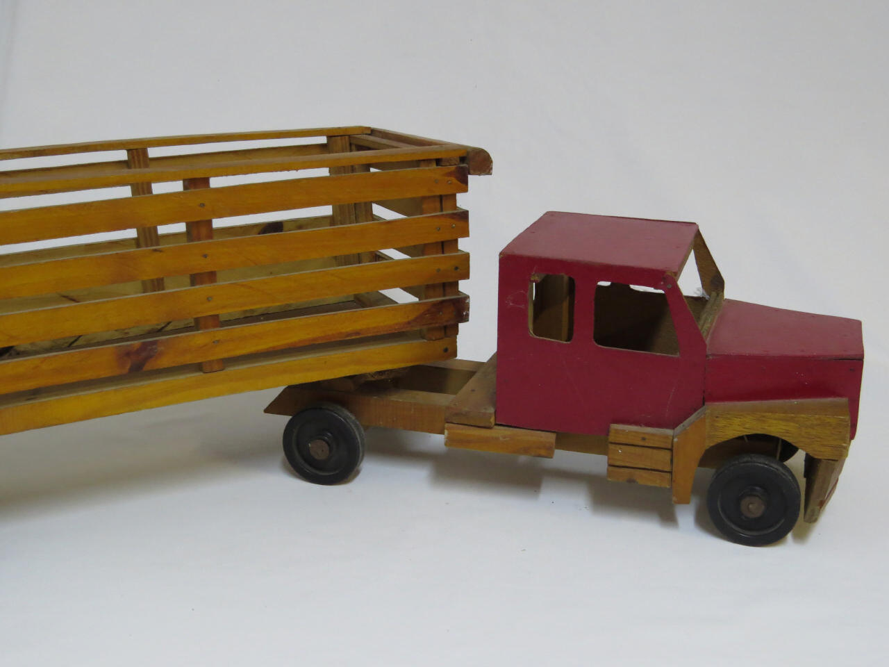 Lote: 22 - Lote: 22 - Camión de madera