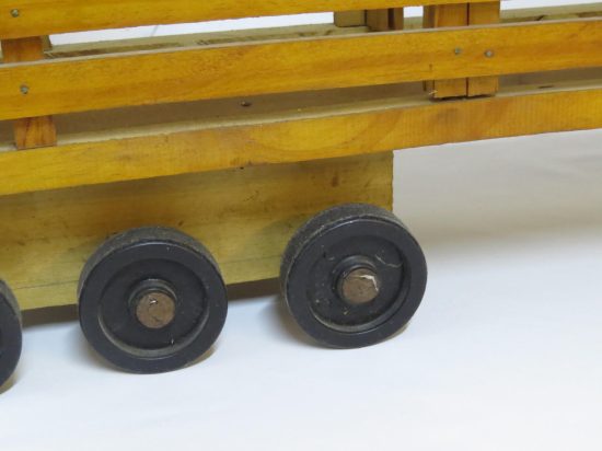 Lote: 22 - Lote: 22 - Camión de madera