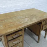 Lote: 80 - Lote: 80 - Escritorio de roble