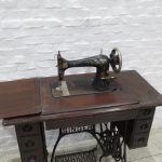 Lote: 60 - Lote: 60 - Maquina de coser