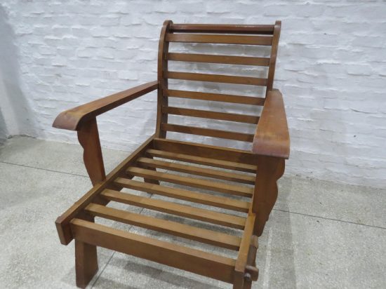 Lote: 72 - Lote: 72 - Sillón en madera