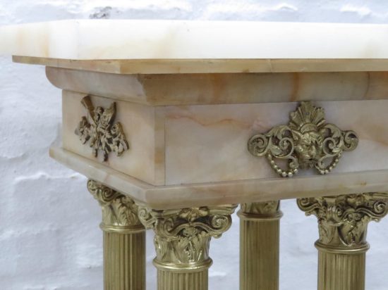 Lote: 86 - Lote: 86 - Pedestal Imperio