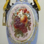 Lote: 46 - Lote: 46 - Jarrón Isabelino de porcelana