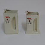 Lote: 196 - Lote: 196 - Jarras y cenicero