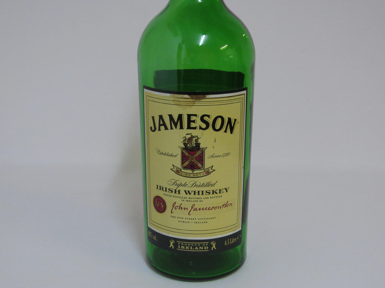 Lote: 119 - Lote: 119 - Botellón Jameson