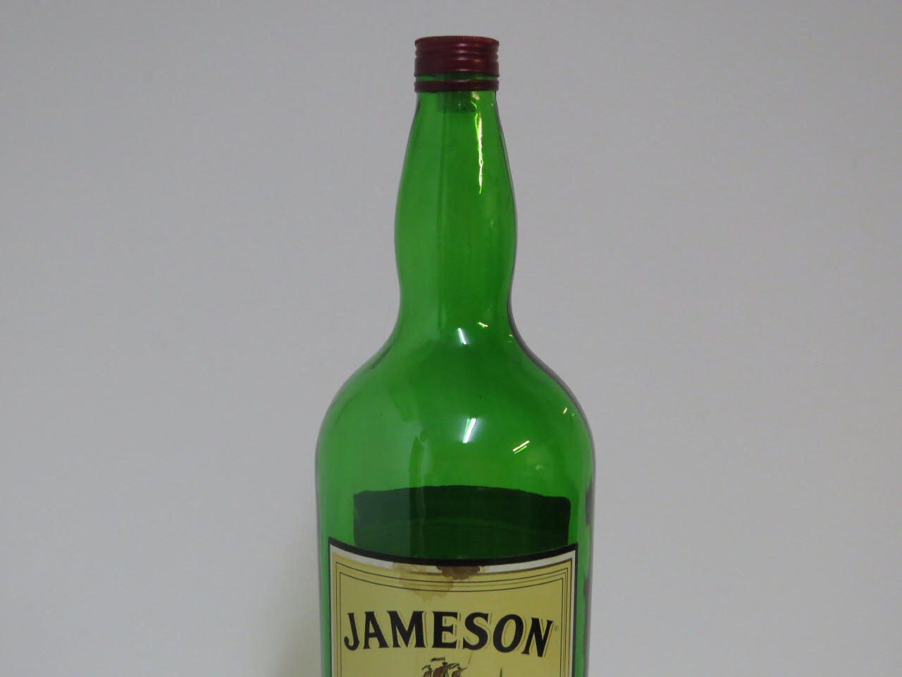 Lote: 119 - Lote: 119 - Botellón Jameson