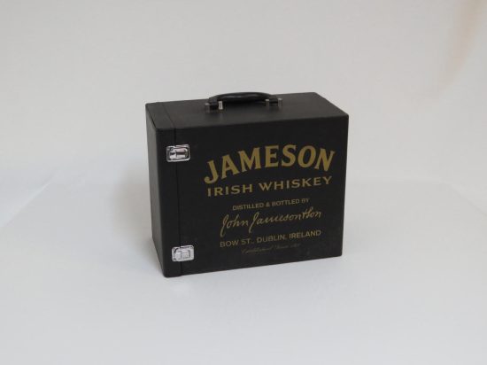 Lote: 122 - Lote: 122 - Estuche Jameson