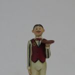 Lote: 26 - Lote: 26 - Figura de mozo y set bar