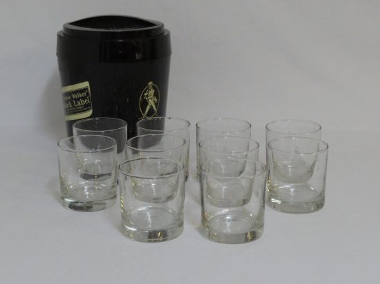 Lote: 305 - Lote: 305 - Vasos,  hielera