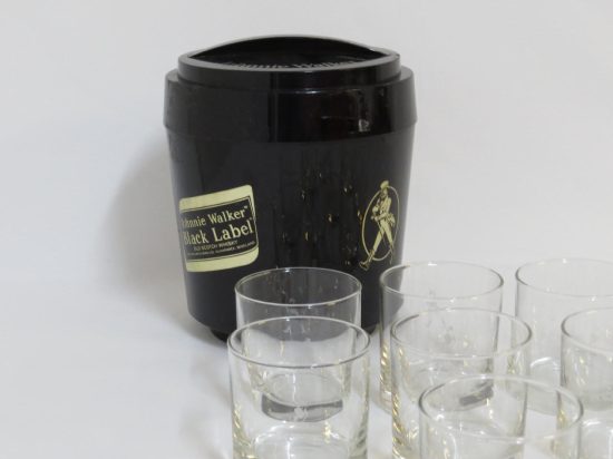 Lote: 305 - Lote: 305 - Vasos,  hielera