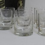 Lote: 305 - Lote: 305 - Vasos,  hielera